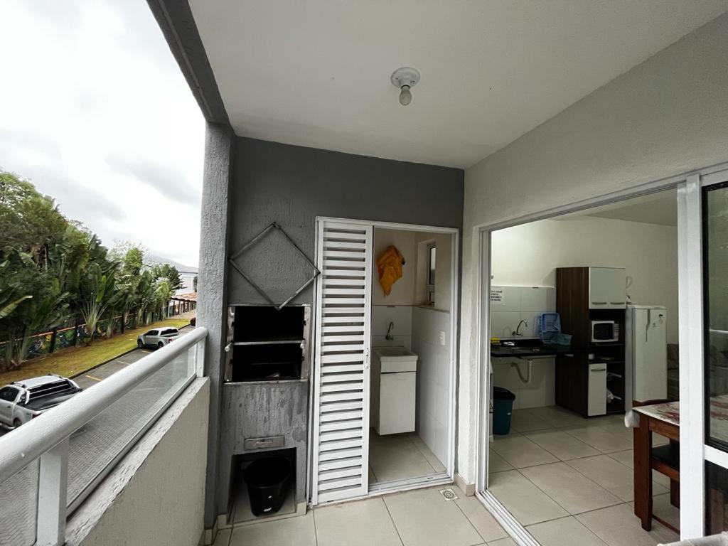 Apartamento Com Varanda Gourmet,Piscina Em Condominio Completo A 300M Da Praia *